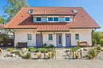 Fassade / Eingang - Ferienwohnung Inselzeit auf 2 Etagen mit Strandkorb und Balkon - Top-Hundeurlaub