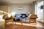 Wohnzimmer - FeWo 299: Terrasse, Ausblick - Top-Hundeurlaub