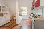 Küche / Küchenzeile - Ferienwohnung Am Bahnhof mit 2 Bädern und nur 700 m zum Strand - Top-Hundeurlaub