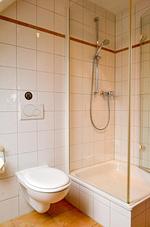 FeWo Müritzblick Badezimmer - Ferienwohnung Müritzblick mit Wasserblick - Top-Hundeurlaub