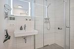 Badezimmer - Ferienwohnung Haffkoje Fitness, Sauna und Kinderspielbereich - Top-Hundeurlaub