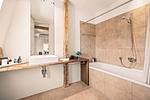 Badezimmer 1 mit Badewanne - Ferienwohnung Insel-Loft - Top-Hundeurlaub