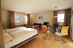 Wohnzimmer - Residenza Lagrev - 2 Zimmerwohnung Nr. 222 - Typ 21A - 2. Etage - S/W - Top-Hundeurlaub