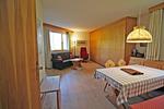 Wohnzimmer - Residenza Lagrev - 1 ½ Zimmerwohnung Nr. 021 - Typ 15A - Hochparterre - West - Top-Hundeurlaub