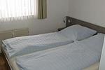 Schlafzimmer - Haus Bielefeld Ferienwohnung 25 - Top-Hundeurlaub