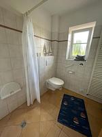 Badezimmer - Ferienwohnung Ostseehuus Apartment I Steinbergkirche - Top-Hundeurlaub