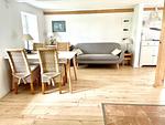 Wohnzimmer - Ferienwohnung West Hasselberg - Top-Hundeurlaub