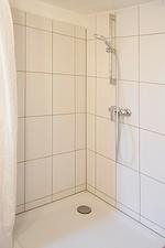 Badezimmer - Ferienwohnung West Hasselberg - Top-Hundeurlaub