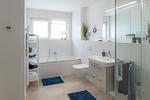 Badezimmer - Ferienwohnung Nordseeresort 39a Pier 39 Büsum - Top-Hundeurlaub