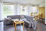 Lindenhaus - Wohnzimmer mit Gartenblick - Lindenhaus - Top-Hundeurlaub