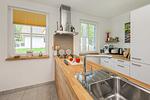 Küche / Küchenzeile - Ferienhaus JoHann mit Sauna, großer Terrasse und moderner Einrichtung - Top-Hundeurlaub