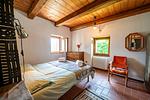 lichtdurchflutetes Schlafzimmer und großes weiches Doppelbett - Rustico Ciabott - Top-Hundeurlaub