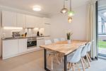 Küche / Küchenzeile - Ferienhaus Haff-Traum mit Kamin, Sauna und Terrasse - Top-Hundeurlaub