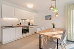 Küche / Küchenzeile - Ferienhaus Haff-Liebe mit Sauna, Kamin und Sonnenterrasse - Top-Hundeurlaub