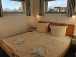 Schlafzimmer - Floating Houses - "schwimmende Ferienhäuser" in Kröslin - Haus 2 - Top-Hundeurlaub