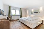 Schlafzimmer - Haus Sonnenschein Whg. H - Top-Hundeurlaub