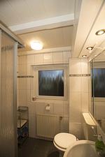 Badezimmer - Ferienhaus Hus am Diek - Top-Hundeurlaub