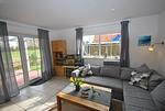 Wohnzimmer - Ferienhaus Medemstern II - Top-Hundeurlaub