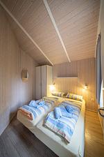 Schlafzimmer mit Doppelbett - Ferienhaus Nordseeparadies - Top-Hundeurlaub