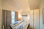 Schlafzimmer mit Doppelbett - Ferienhaus Wyk auf Föhr - Top-Hundeurlaub
