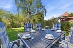 Terrasse mit Esstisch - Kuttels Koje - Top-Hundeurlaub