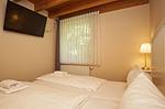 Schlafzimmer - FeWo 03: Terrasse,Sauna,Schwimmbad - Top-Hundeurlaub