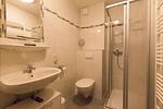Badezimmer - Ferienwohnung Dat Ferienhus Norddeich Whg. 5 - Top-Hundeurlaub