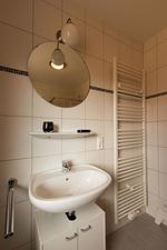 Badezimmer - Ferienwohnung Dat Ferienhus Norddeich Whg. 7 - Top-Hundeurlaub