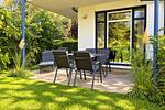 Terrasse mit Sitzgelegenheit - Wohnung 04 - Achterwind - Top-Hundeurlaub