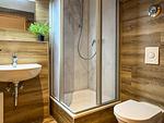 Badezimmer mit Dusche und WC - Wohnung 04 - Achterwind - Top-Hundeurlaub