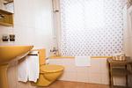 Badezimmer mit Badewanne - Chalet Theresia - Top-Hundeurlaub