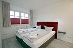 Schlafzimmer 1 mit Doppelbett - Strandstraße 18c, Whg. 7, Haus Paul - Top-Hundeurlaub