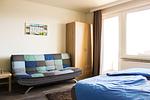 Cuxland-Fewo-Service - Haus Atlantic  - Wohnung 607 A  - Wohn - Schlafzimmer - Haus Atlantic Wohnung 607 A - Top-Hundeurlaub