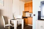 Cuxland-Fewo-Service - Haus Atlantic  - Wohnung 607 A  -  Kochnische - Esszimmer - Haus Atlantic Wohnung 607 A - Top-Hundeurlaub