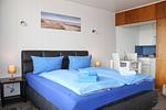 Cuxland-Fewo-Service - Haus Atlantic  - Wohnung 607 B  - Wohn - Schlafzimmer - Haus Atlantic Wohnung 607 B - Top-Hundeurlaub