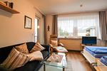 Cuxland-Fewo-Service-Haus Elbe-Wohnung 11-Wohn/Schlafraum - Haus Elbe Wohnung 11 - Top-Hundeurlaub