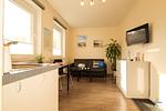 Cuxland-Fewo-Service - Haus Frauenpreis-Wohnung 68 - Wohn-Schlazimmer-Küchenzeile - Haus Frauenpreiss Wohnung 68 - Top-Hundeurlaub