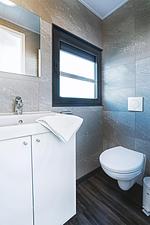 Badezimmer - FLOATING 33 im Geiseltalsee - Boot 16 - Top-Hundeurlaub