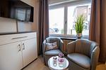 Nautic Lounge – Beach View: Kuschelige Sitzecke mit Ausblick – Ihr Lieblingsplatz am Meer. - Nautic Lounge  - Beach View - Top-Hundeurlaub