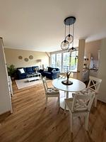 Wohnzimmer - Maisonette Ferienwohnung "Barke App. 26" mit seitlichem Meerblick in Scharbeutz - Top-Hundeurlaub