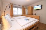 Schlafzimmer - Ferienanlage Dröse, Haus 8a - Fewo 8 (rolli-gerecht) - Top-Hundeurlaub