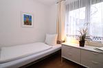 Schlafzimmer - Ferienanlage Dröse, Haus 8a - Fewo 8 (rolli-gerecht) - Top-Hundeurlaub