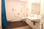 Badezimmer - Ferienanlage Dröse, Haus 8a - Fewo 8 (rolli-gerecht) - Top-Hundeurlaub