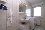 Badezimmer - Haus Reriker Straße 34 Fewo 4 - MÖWENNEST - Top-Hundeurlaub