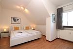 Schlafzimmer - Haus Reriker Straße 34 Fewo 4 - MÖWENNEST - Top-Hundeurlaub