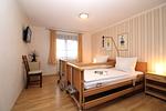 Schlafzimmer - Ferienanlage Dröse, Haus 8a - Fewo 7 (rolli-gerecht) - Top-Hundeurlaub