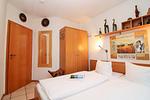 Schlafzimmer - Appartementhaus Seewind Fewo 2 - Top-Hundeurlaub