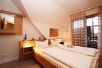 Schlafzimmer - Appartementhaus Seewind Fewo 5 - Top-Hundeurlaub