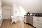 Küche / Küchenzeile - Ostseeresidenz Appartements Wischuer Fewo 37 - Top-Hundeurlaub
