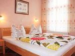 Schlafzimmer - Villa Käthe Fewo 1 - Top-Hundeurlaub